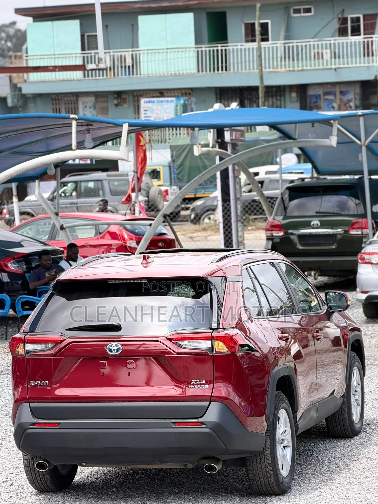 Toyota RAV4 XLE Premium 2021 Red