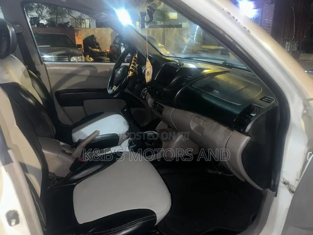 Mitsubishi L200 Double Cab 2.5 136hp 4WD 2009 White