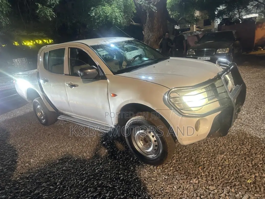Mitsubishi L200 Double Cab 2.5 136hp 4WD 2009 White