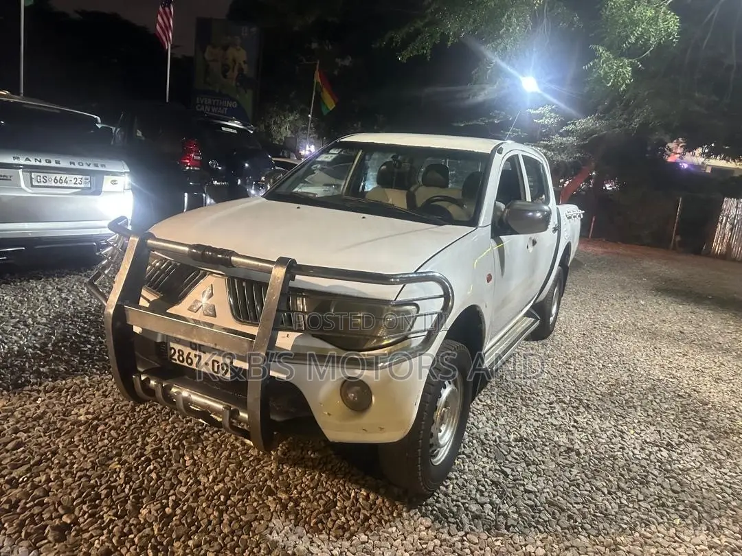 Mitsubishi L200 Double Cab 2.5 136hp 4WD 2009 White