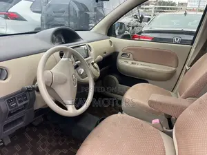 Toyota Sienta 1.5 FWD 2010 Blue