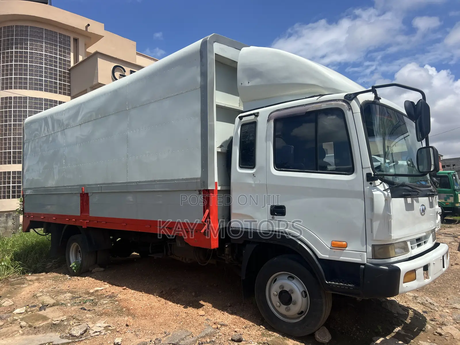 Hyundai 5 Ton Container 2010 White