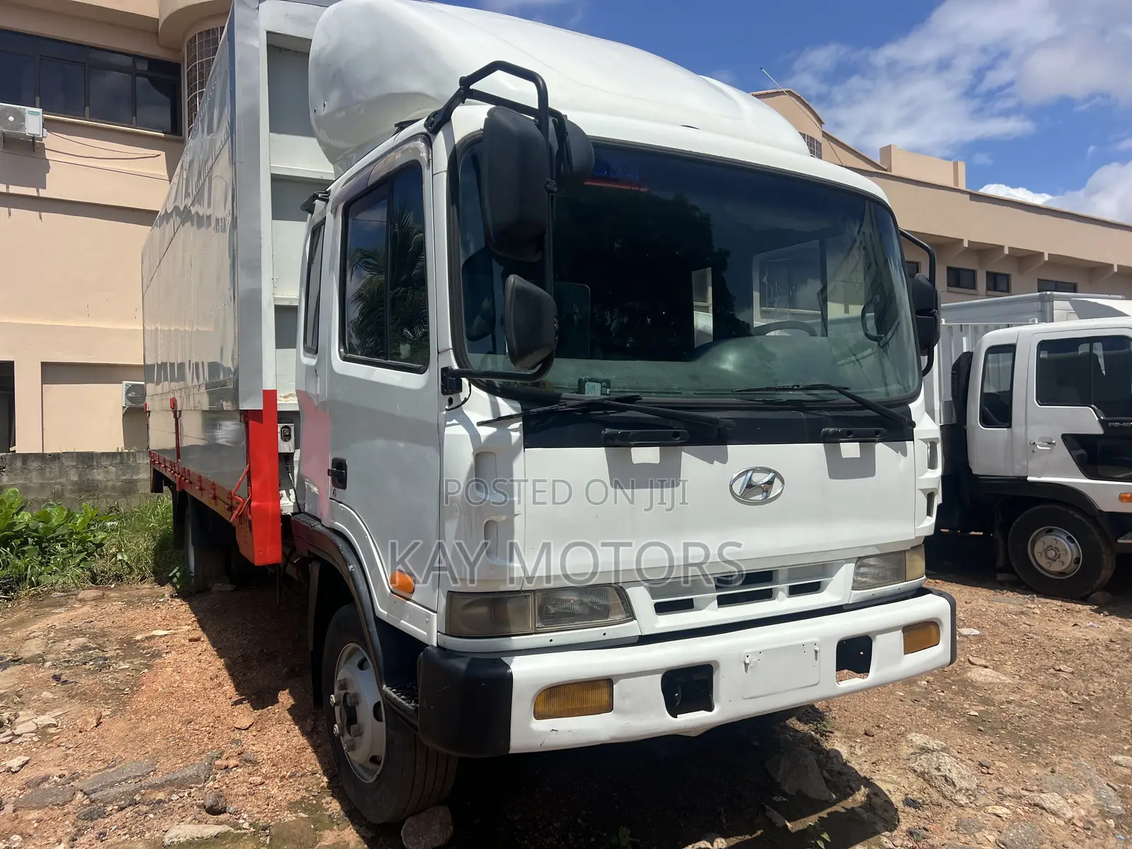Hyundai 5 Ton Container 2010 White