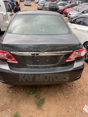 Toyota Corolla LE 4dr Sedan (1.8L 4cyl 4A) 2013 Gray