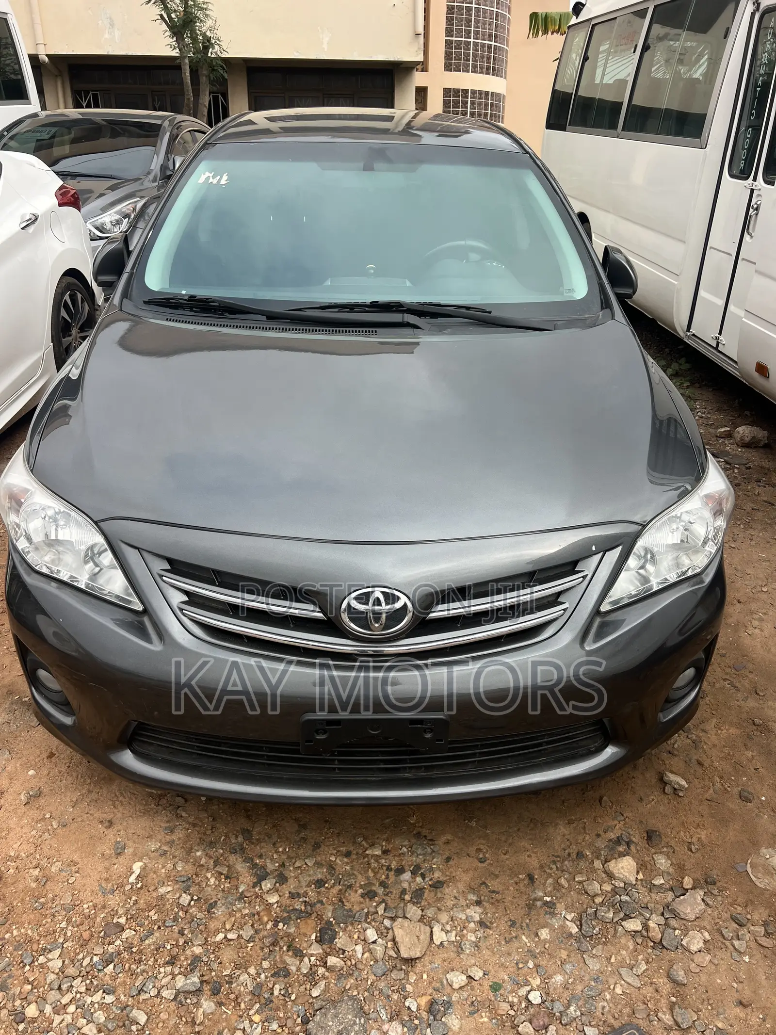 Toyota Corolla LE 4dr Sedan (1.8L 4cyl 4A) 2013 Gray