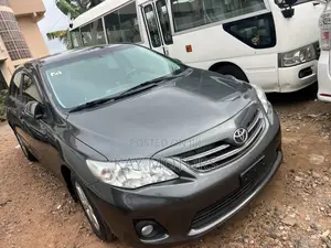 Toyota Corolla LE 4dr Sedan (1.8L 4cyl 4A) 2013 Gray