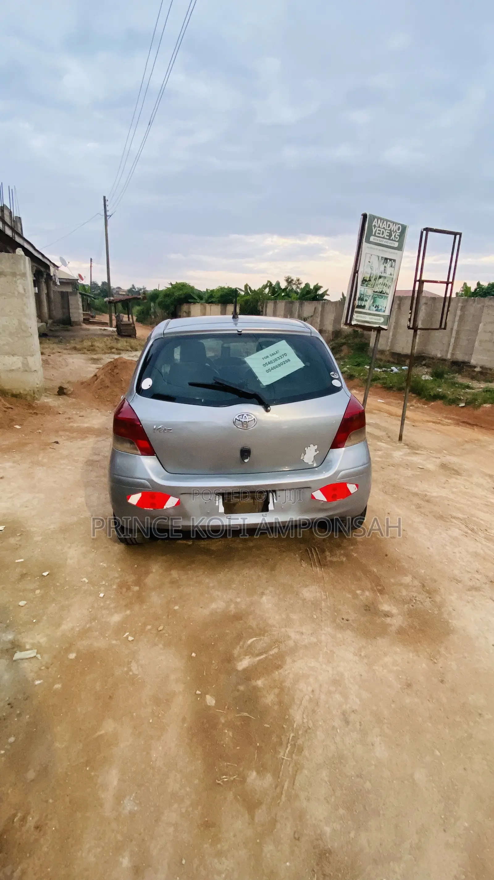 Toyota Vitz 1.0 FWD 5dr 2010 Gray