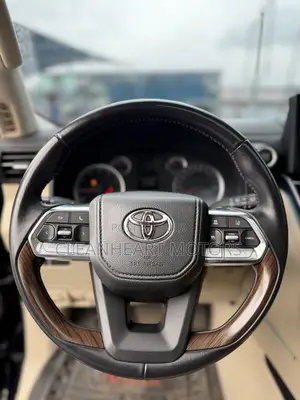 Toyota Land Cruiser 2022 Black