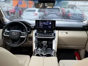 Toyota Land Cruiser 2022 Black
