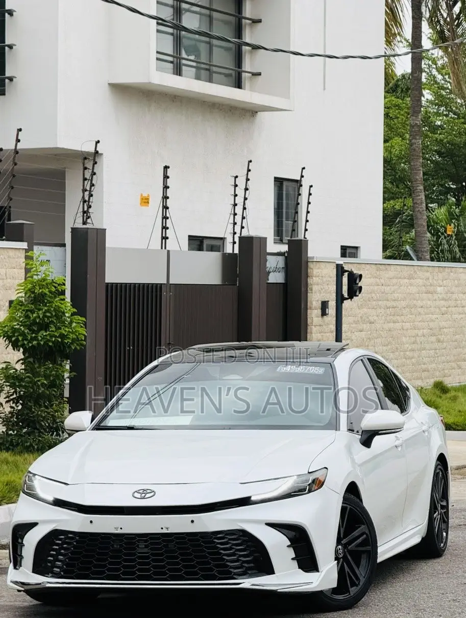 Toyota Camry 2025 White