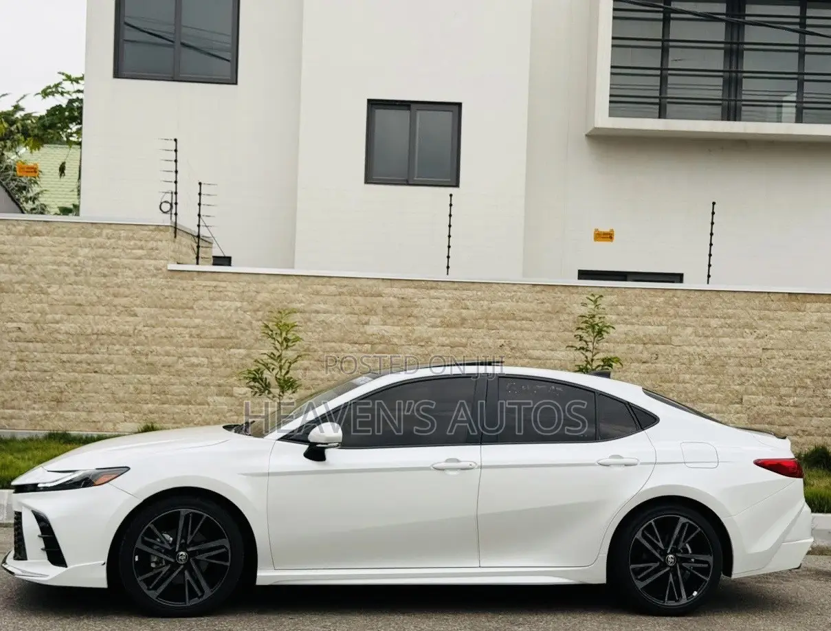 Toyota Camry 2025 White