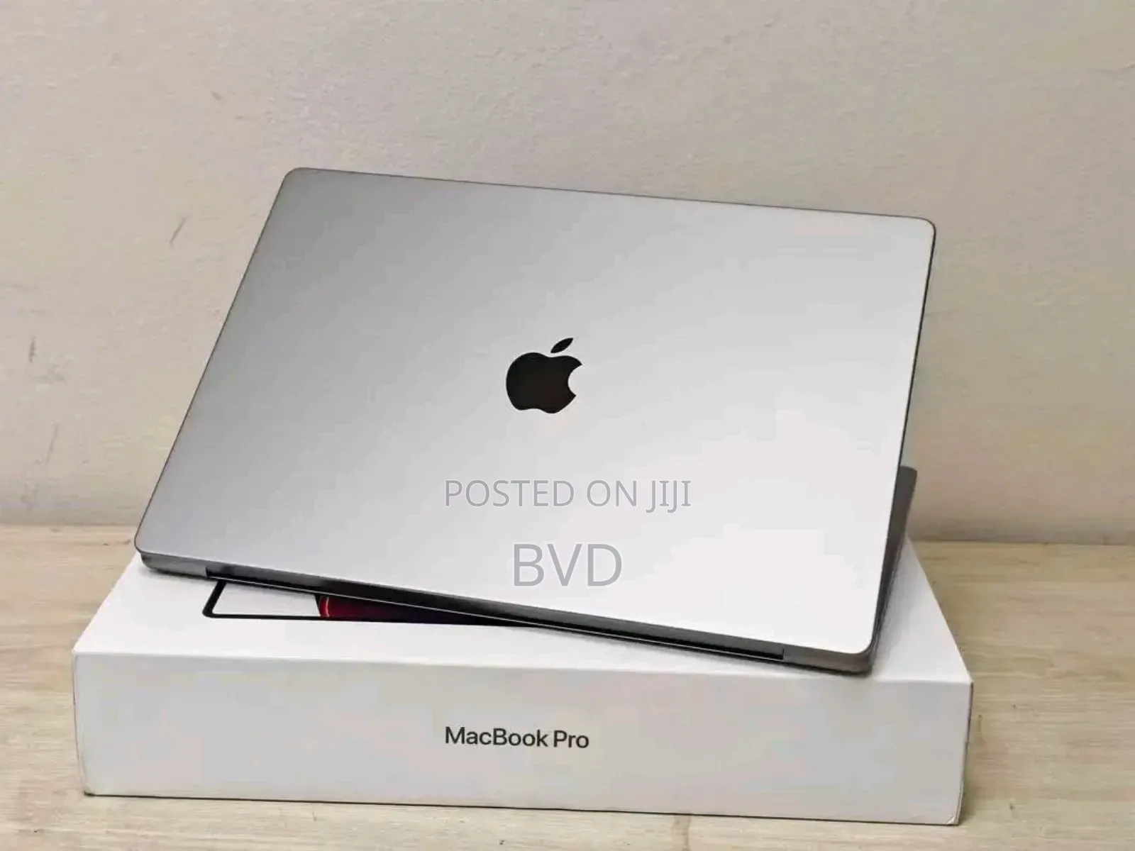 New Laptop Apple MacBook Pro 2023 M2 16GB Apple M2 SSD 512GB