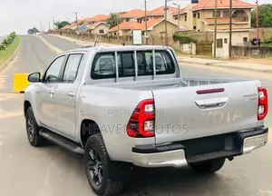 New Toyota Hilux 2025 Silver
