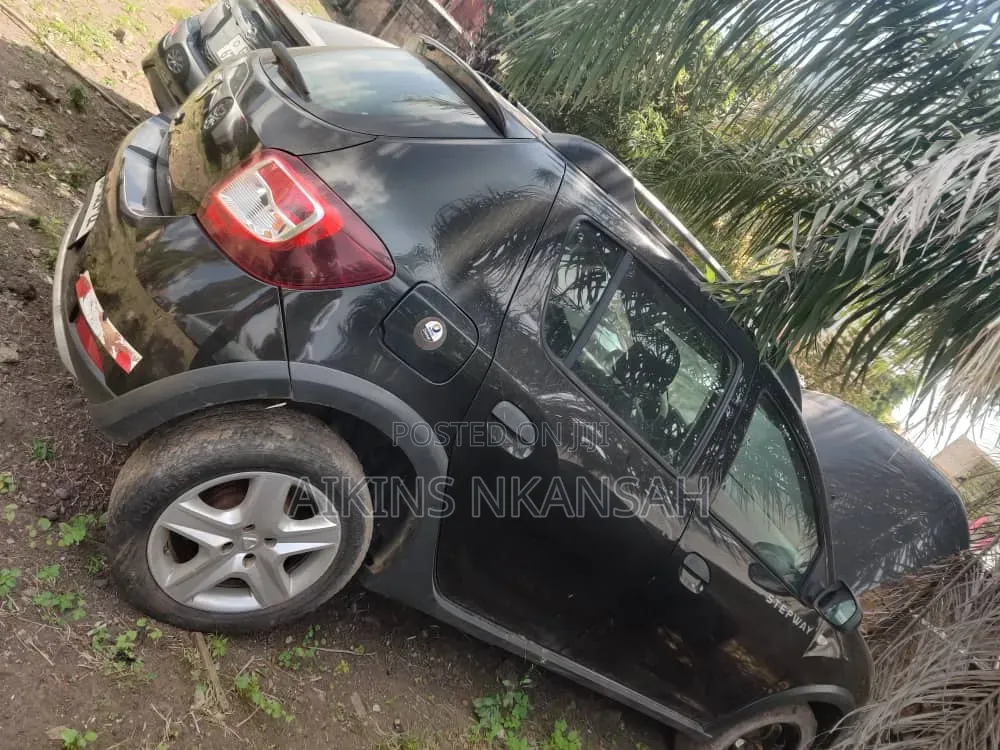 Dacia Sandero 2012 Black