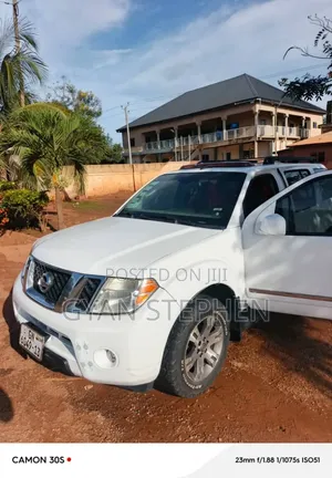 Nissan Pathfinder 2009 White