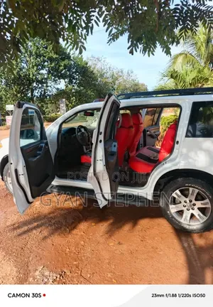 Nissan Pathfinder 2009 White