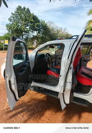 Nissan Pathfinder 2009 White