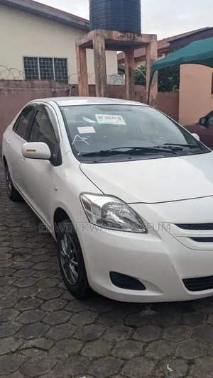 Toyota Belta 2010 White