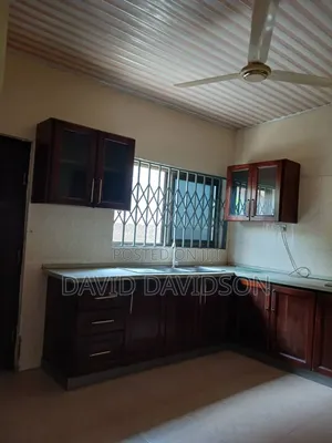 4bdrm Mansion in 4 Bedroom Self, Tema Metropolitan for rent