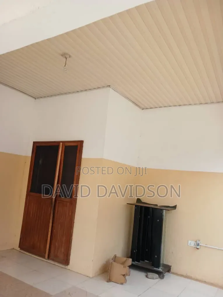 4bdrm Mansion in 4 Bedroom Self, Tema Metropolitan for rent