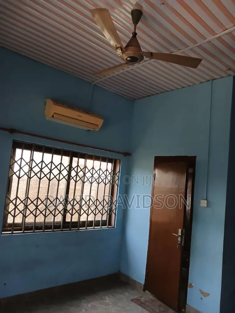 4bdrm Mansion in 4 Bedroom Self, Tema Metropolitan for rent