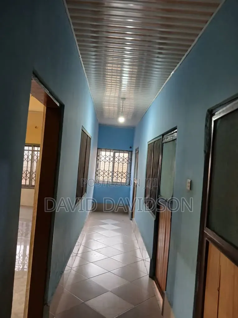4bdrm Mansion in 4 Bedroom Self, Tema Metropolitan for rent