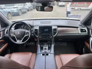Honda UR-V Premium Edition 2017 Beige