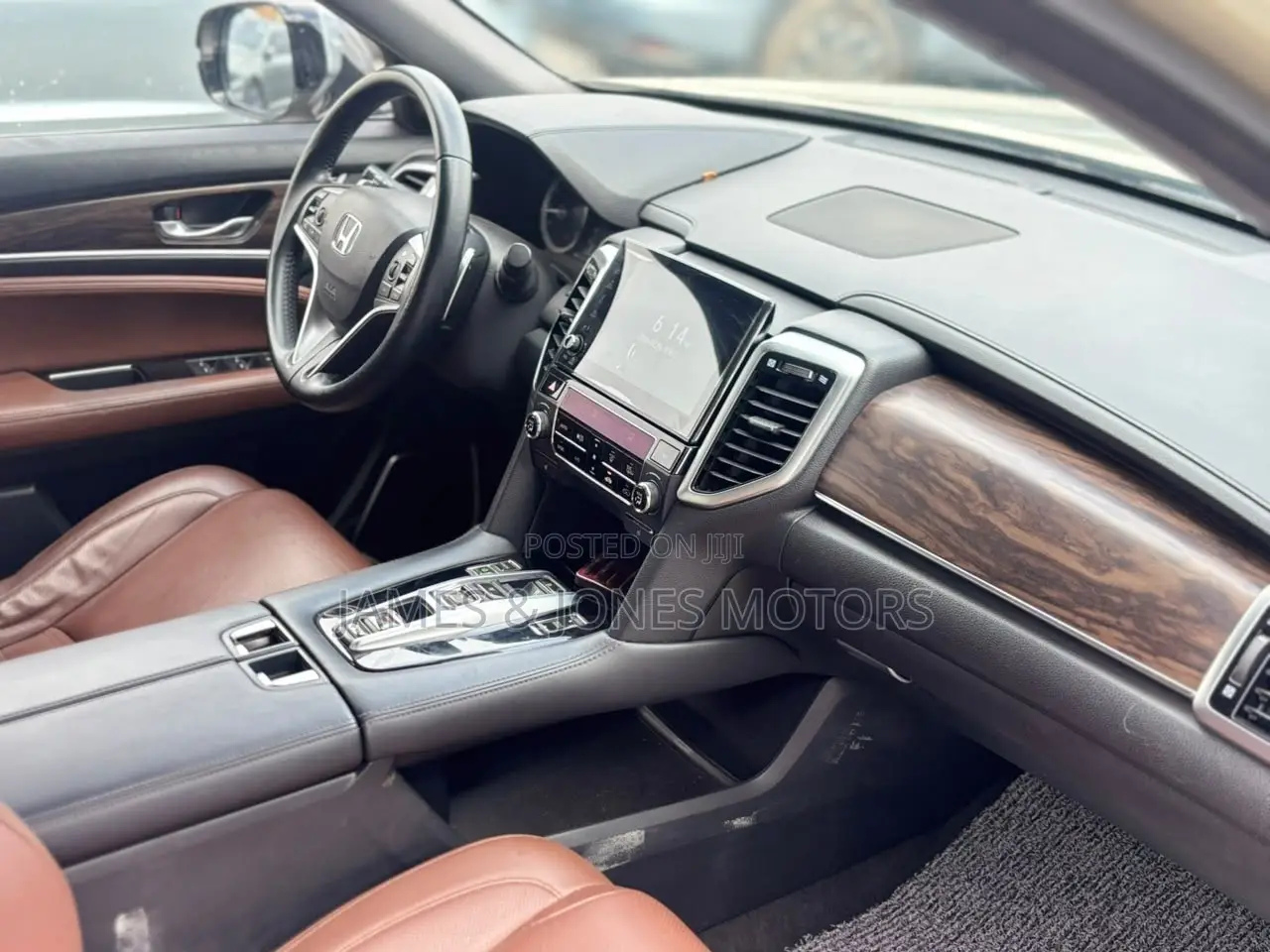 Honda UR-V Premium Edition 2017 Beige