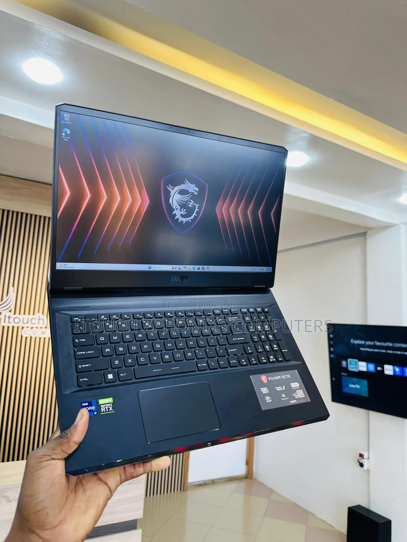 Laptop MSI Raider GE76 12UGS 32GB Intel Core i9 SSD 1T