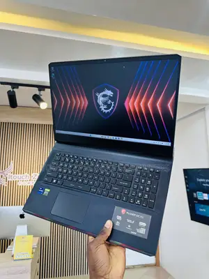 Laptop MSI Raider GE76 12UGS 32GB Intel Core i9 SSD 1T