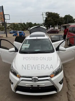 Toyota Yaris SE Hatchback 5dr 2014 White