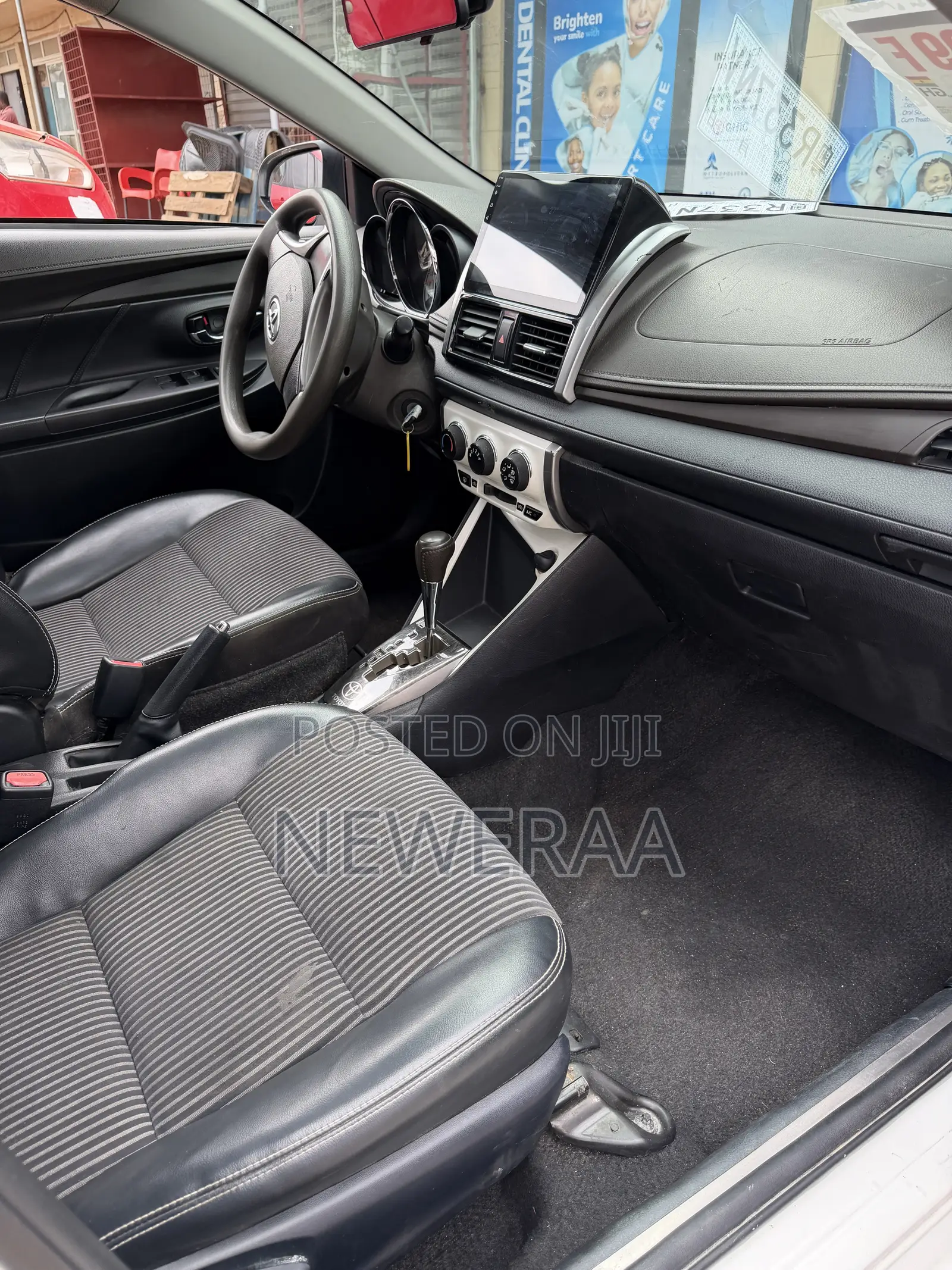 Toyota Yaris SE Hatchback 5dr 2014 White