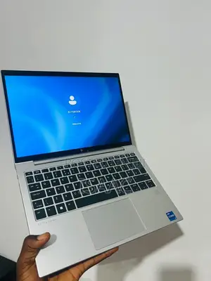 Laptop HP Elitebook 830 G11 16GB Intel Core i5 SSD 256GB