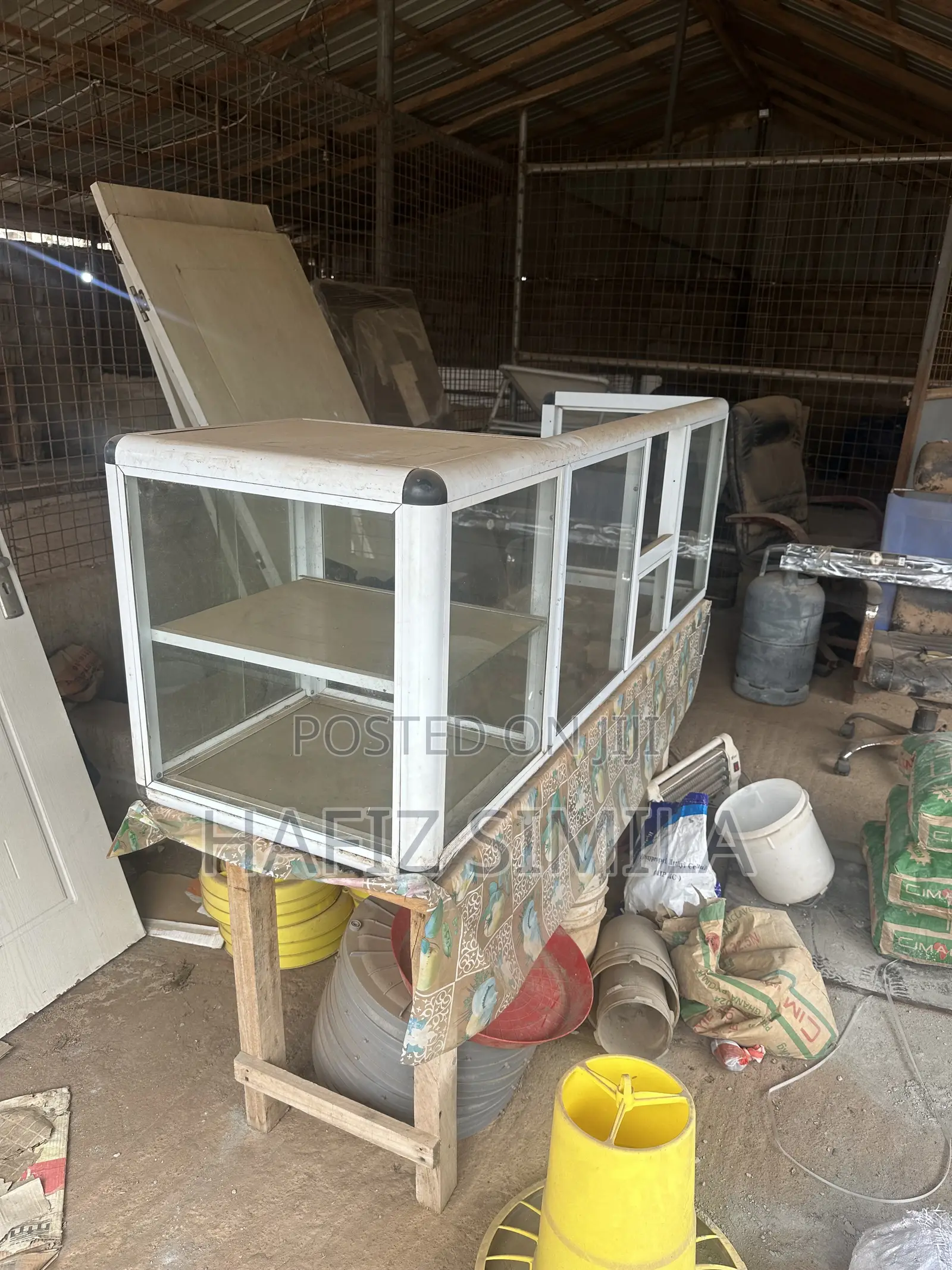 Show Case Glass and Table