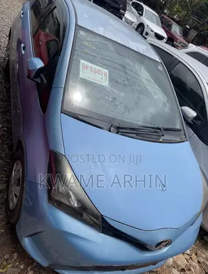 Toyota Vitz 1.3 FWD 5dr 2015 Blue