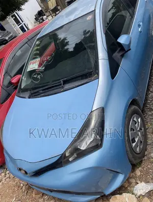Toyota Vitz 1.3 FWD 5dr 2015 Blue