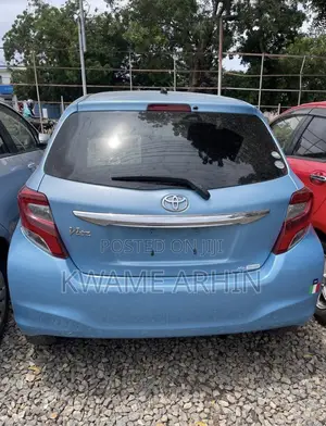 Toyota Vitz 1.3 FWD 5dr 2015 Blue