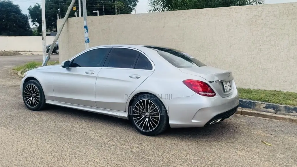 Mercedes-Benz C300 Luxury 4dr AWD 4Matic Sedan (2.0L 4cyl 7A) 2015 Gray