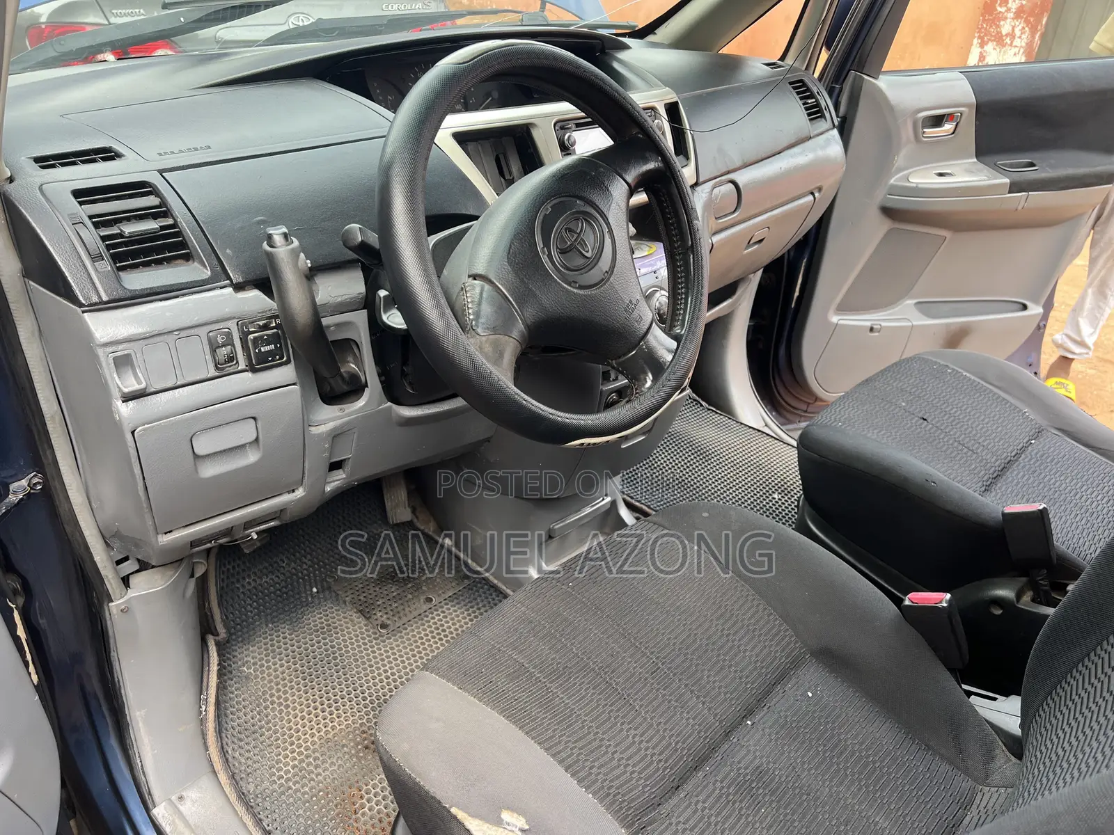 Toyota Voxy V 4WD 8-Seater 2008 Blue
