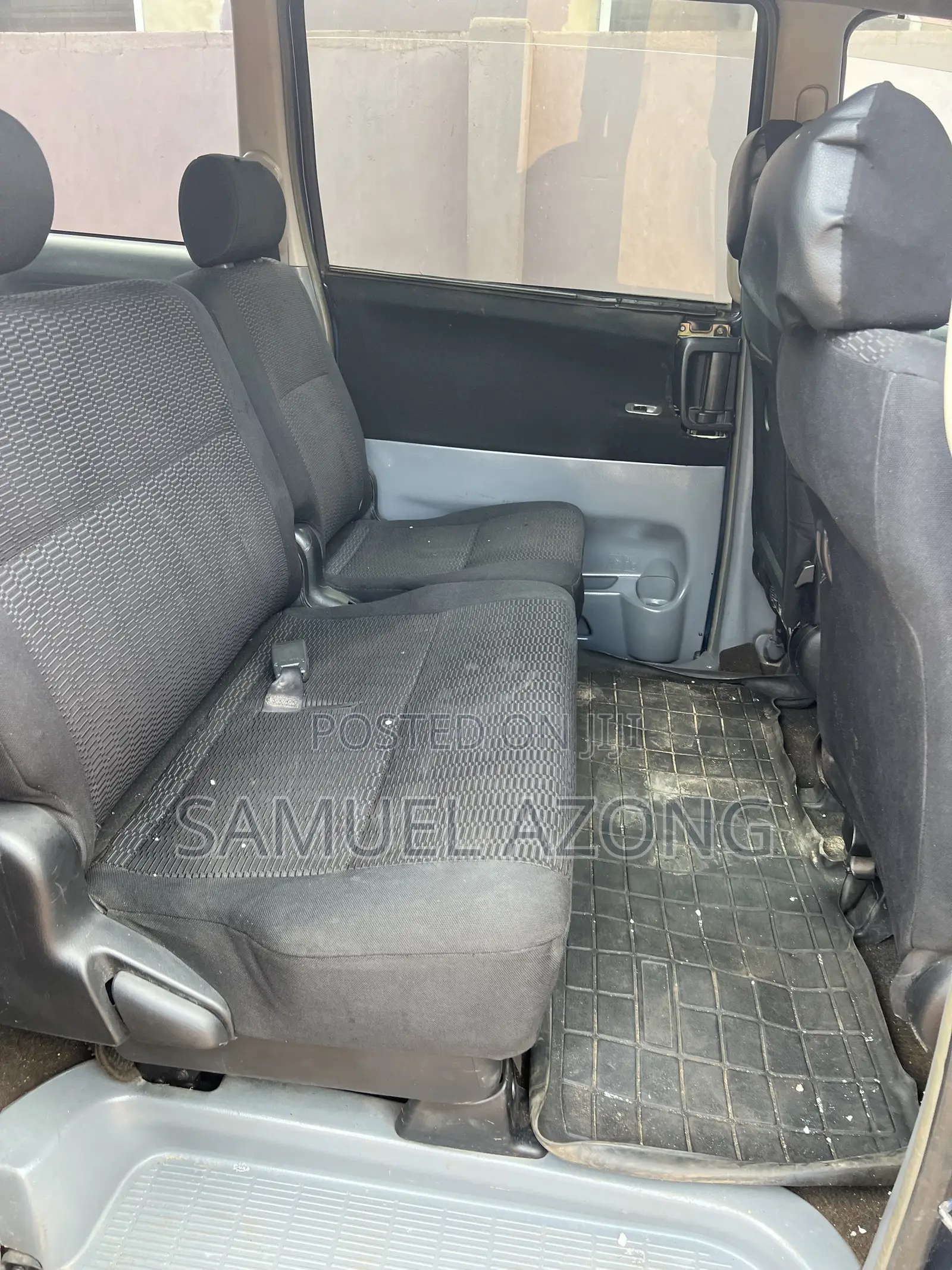 Toyota Voxy V 4WD 8-Seater 2008 Blue