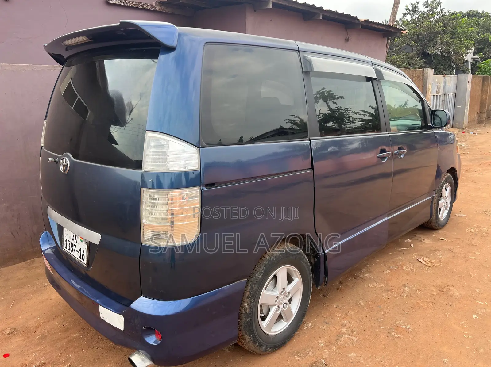 Toyota Voxy V 4WD 8-Seater 2008 Blue