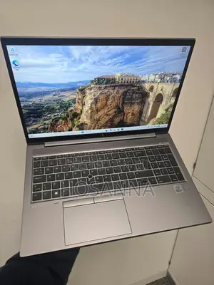 Laptop HP ZBook Firefly 15 G7 16GB Intel Core i7 SSD 512GB