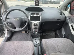 Toyota Vitz 2010 Gray