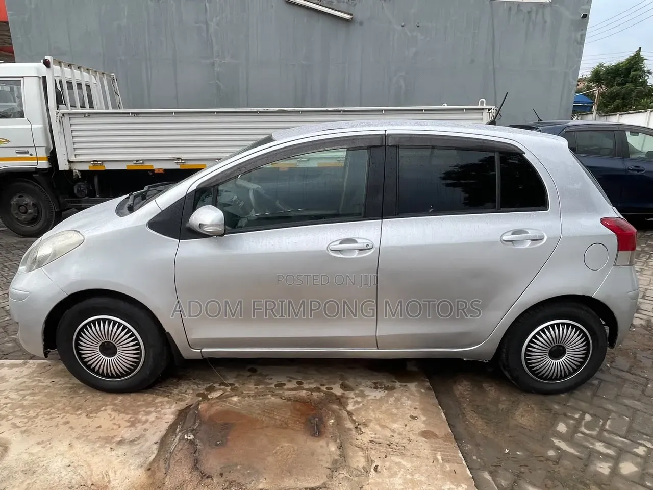 Toyota Vitz 2010 Gray