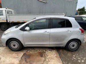 Toyota Vitz 2010 Gray