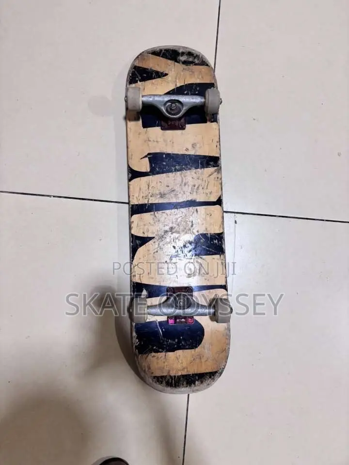 Quality Professional Ollie/Kickflip Skateboard