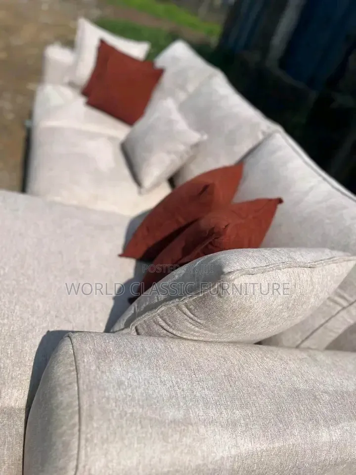 Modern L-Shape Sofa With Chaise Lounge