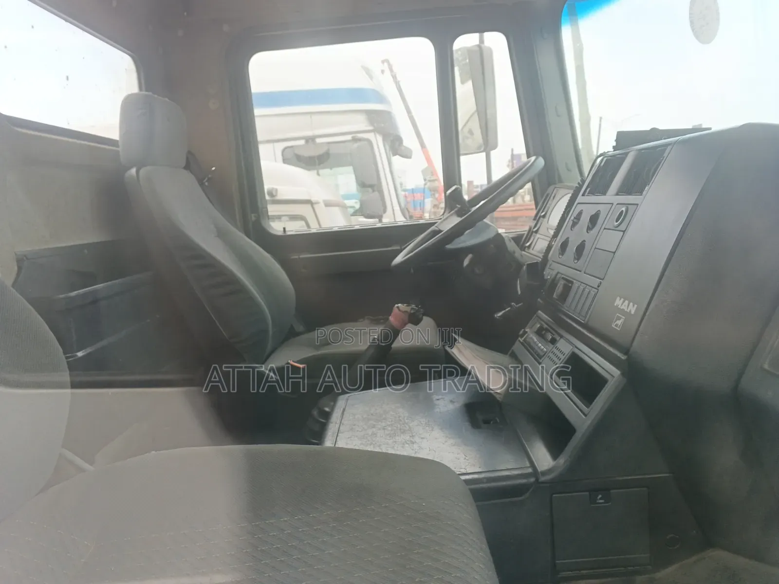Man Deseil Single Axle 4/4