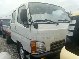 Hyundai 2000 White