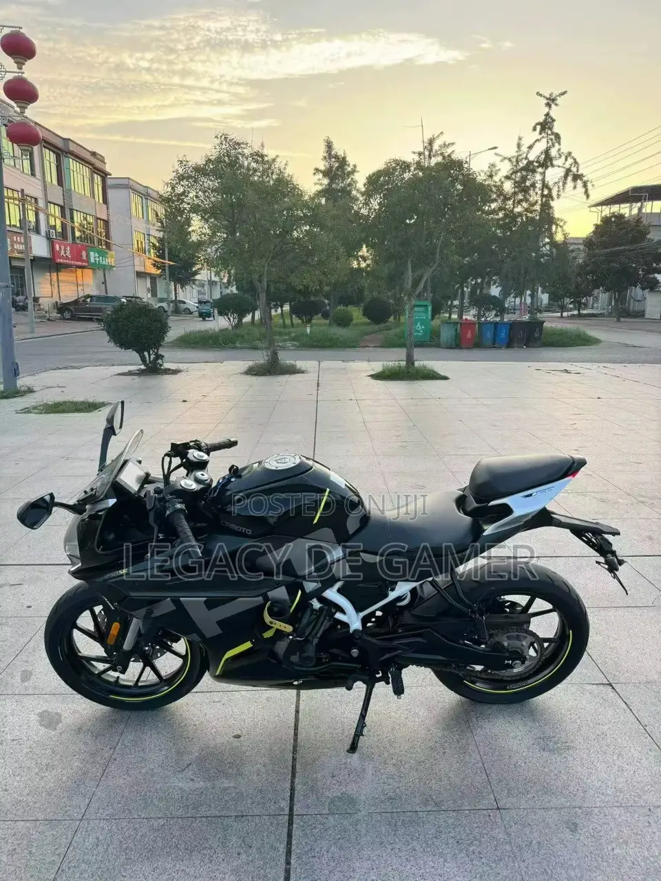 CFMoto 250SR 2025
